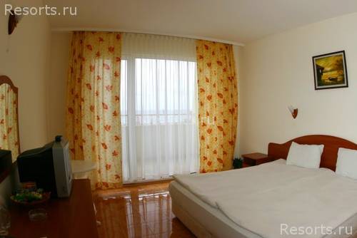 Sunny Hotel 5